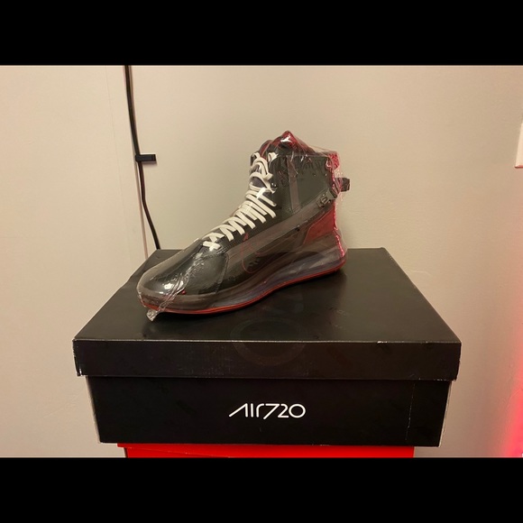 Nike Air Max 720 Satrn - Picture 3 of 4